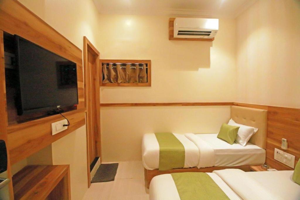Hotel Gross Inn Near Igi Airport New Delhi Værelse billede